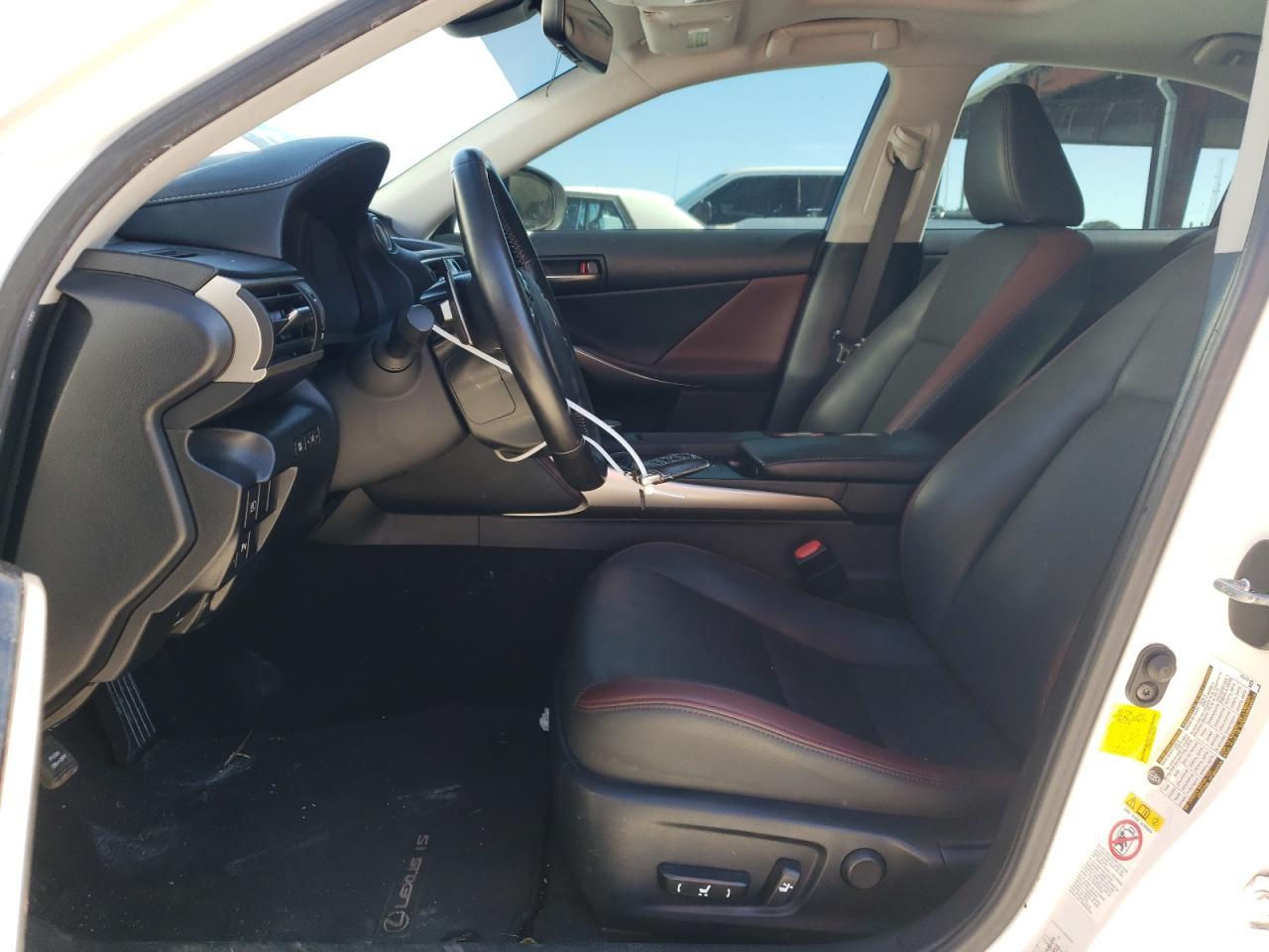 2018 LEXUS IS 300 - Image 7