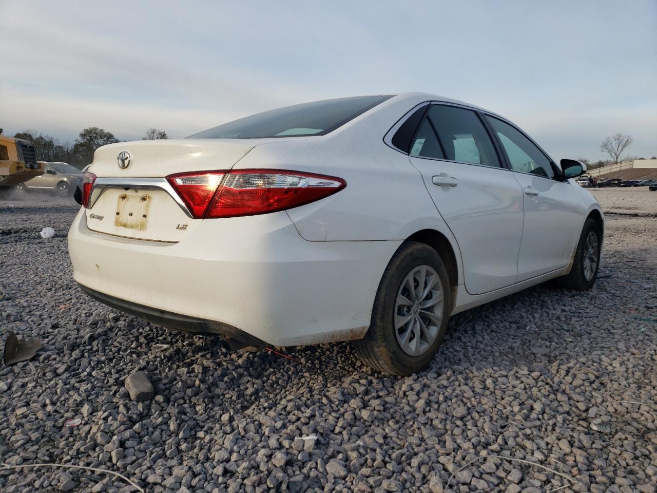 2017 TOYOTA CAMRY LE - Фото 3