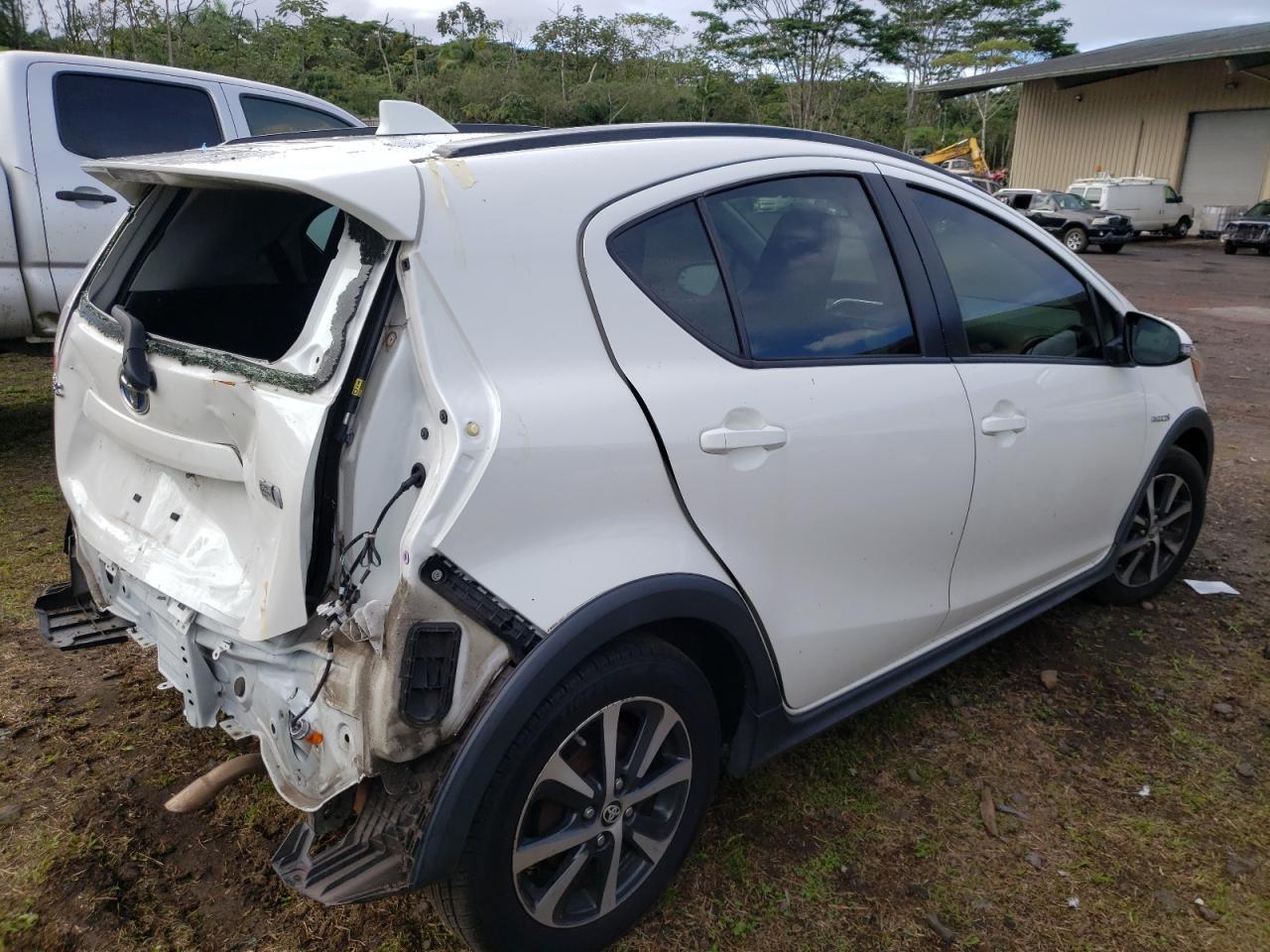 2018 TOYOTA PRIUS C - Image 3