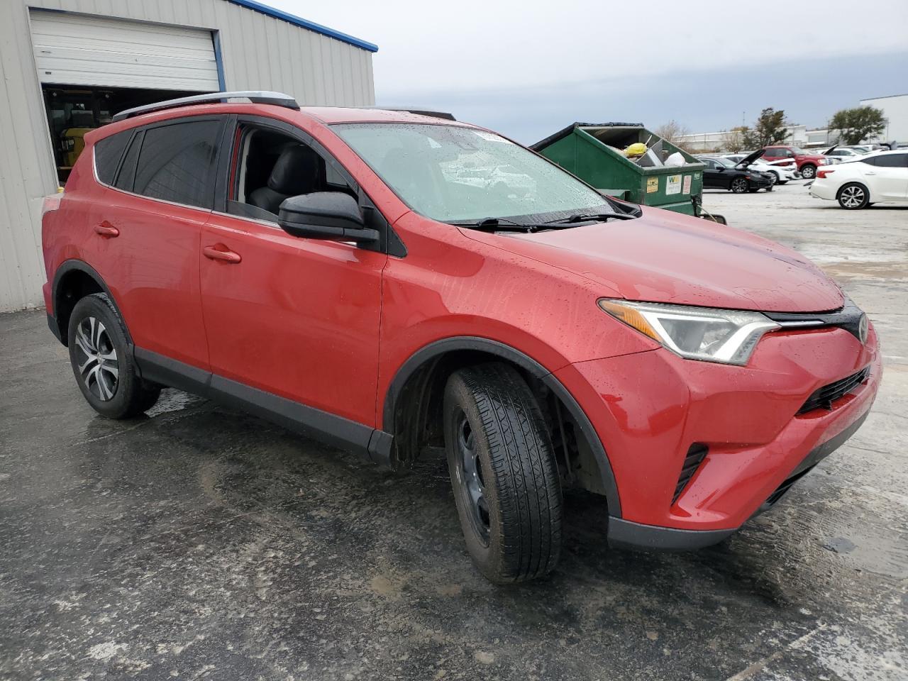 2017 TOYOTA RAV4 LE - Фото 4