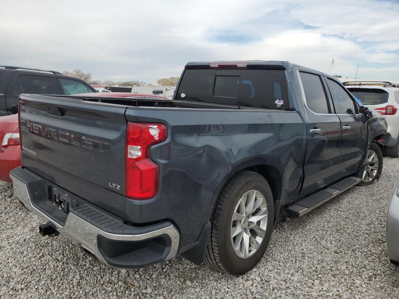 2019 CHEVROLET SILVERADO - Image 3