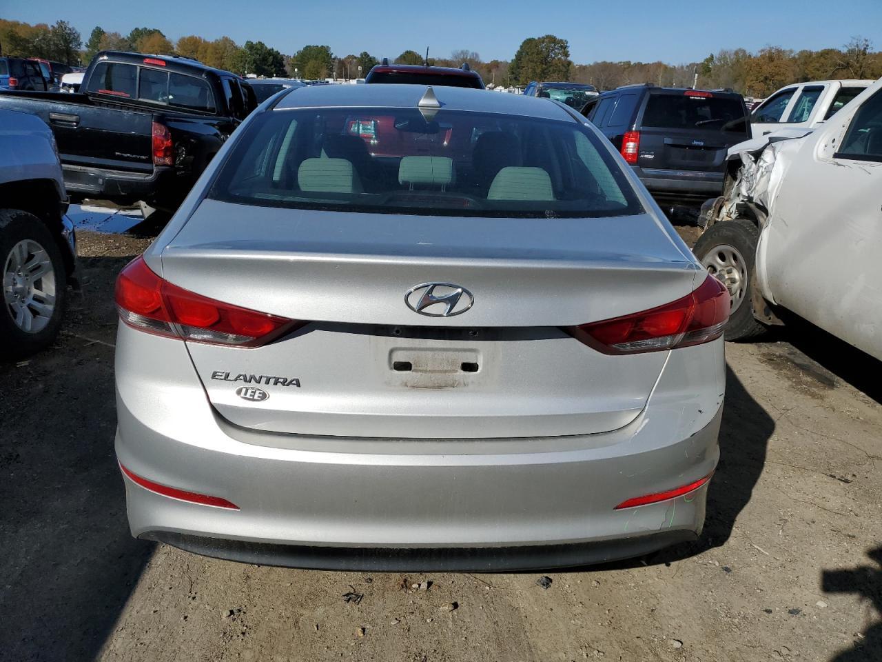 2018 HYUNDAI ELANTRA SE - Image 6