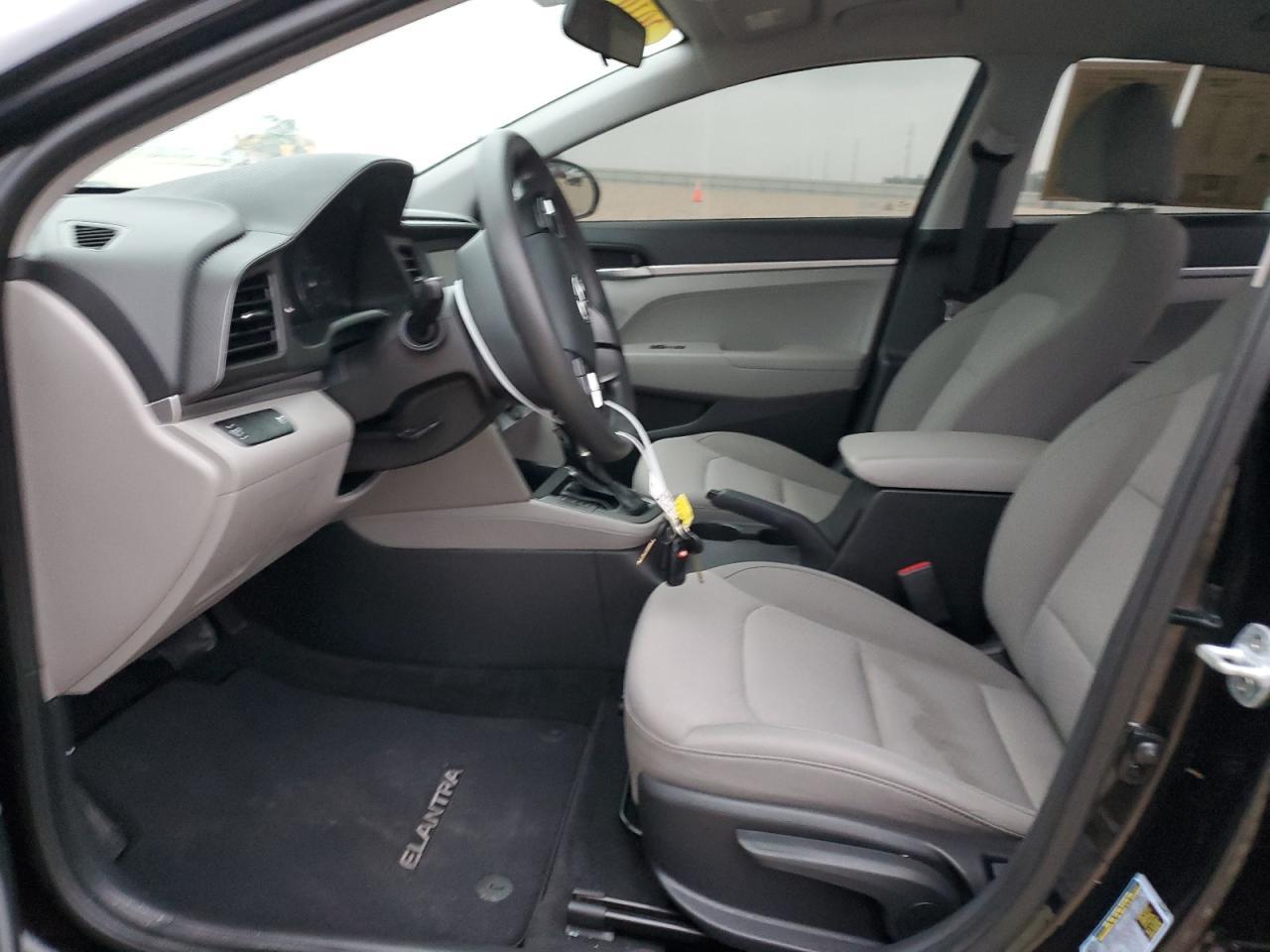 2019 HYUNDAI ELANTRA SE - Фото 7