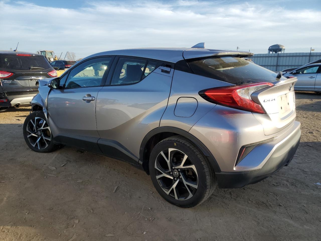 2018 TOYOTA C-HR XLE - Фото 2
