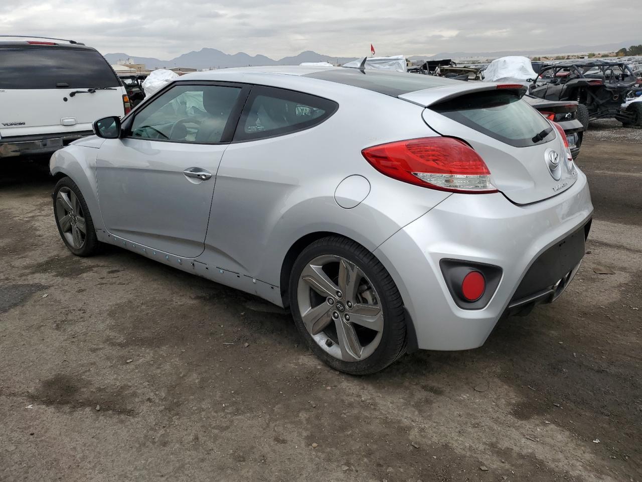 2013 HYUNDAI VELOSTER T - Image 2