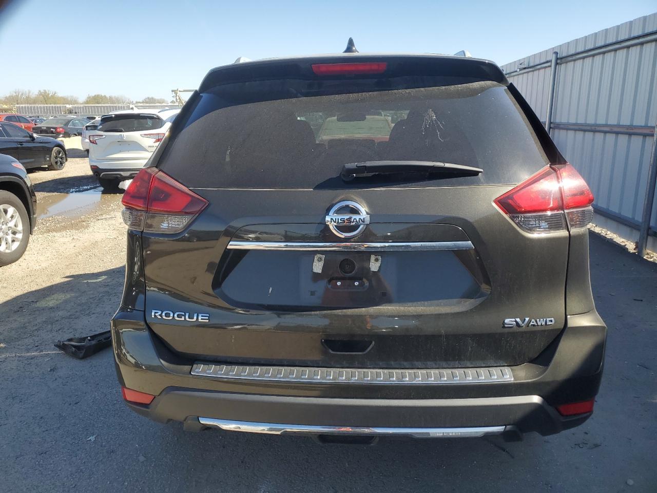 2017 NISSAN ROGUE SV - Фото 6