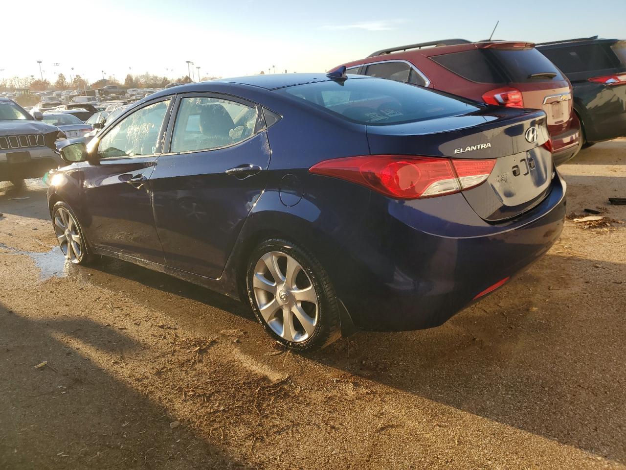 2013 HYUNDAI ELANTRA GL - Image 2