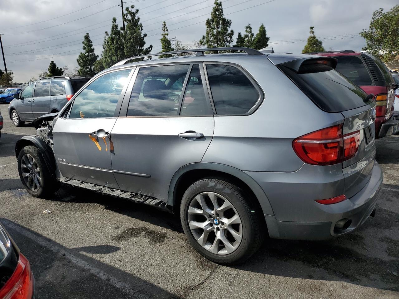 2011 BMW X5 XDRIVE3 - Фото 2