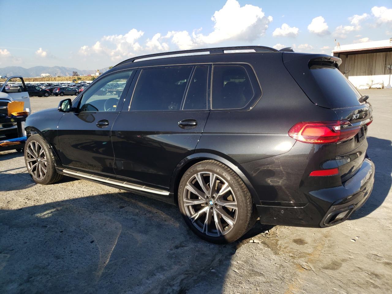 2022 BMW X7 XDRIVE4 - Фото 2