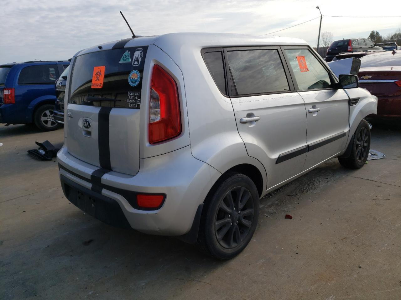 2013 KIA SOUL + - Image 3