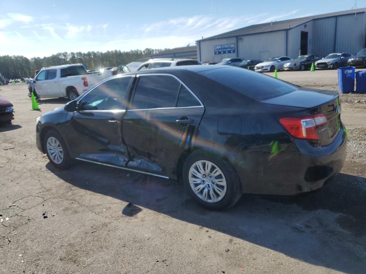 2014 TOYOTA CAMRY L - Image 2