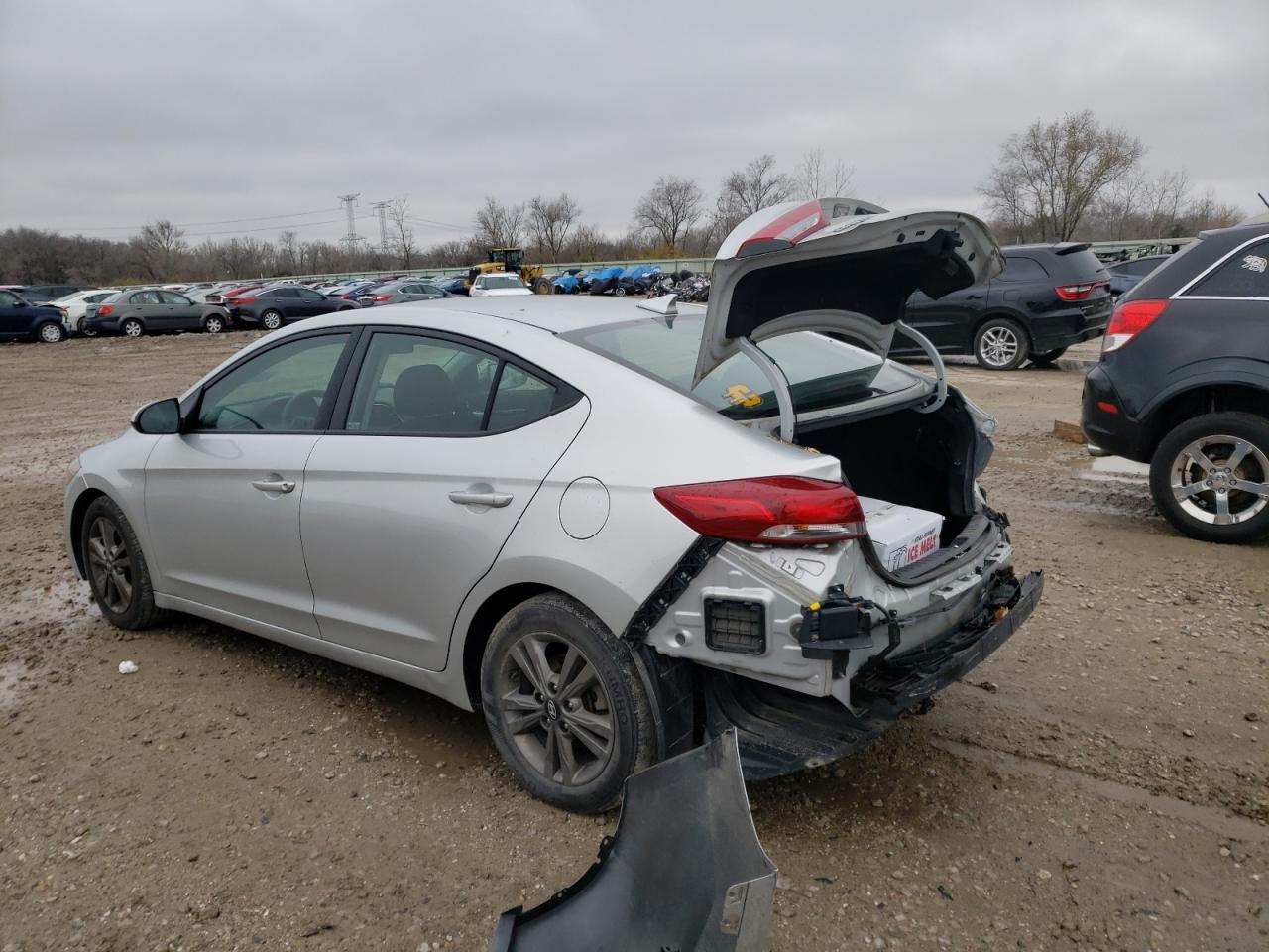 2018 HYUNDAI ELANTRA SE - Image 2