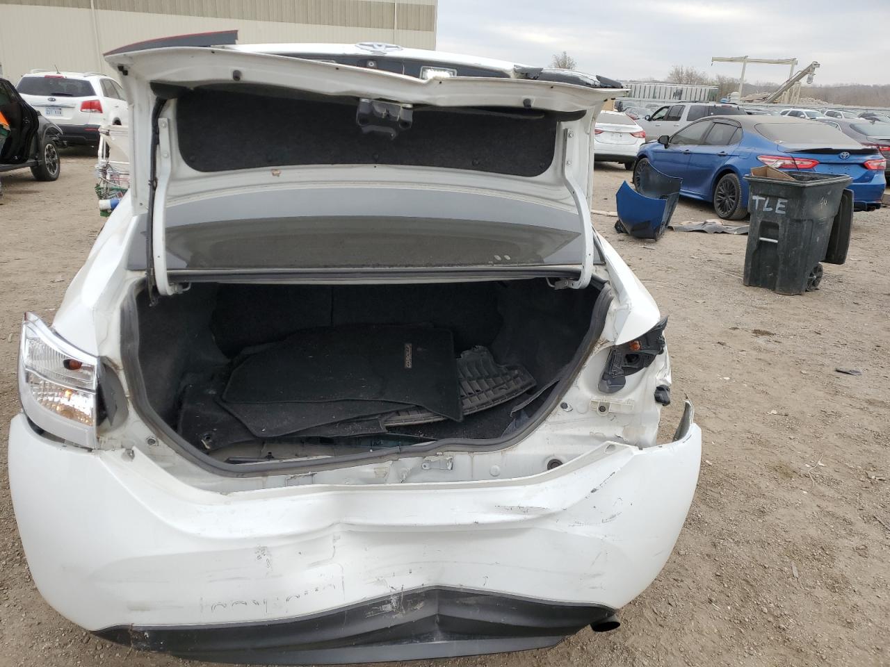 2015 TOYOTA COROLLA L - Image 6