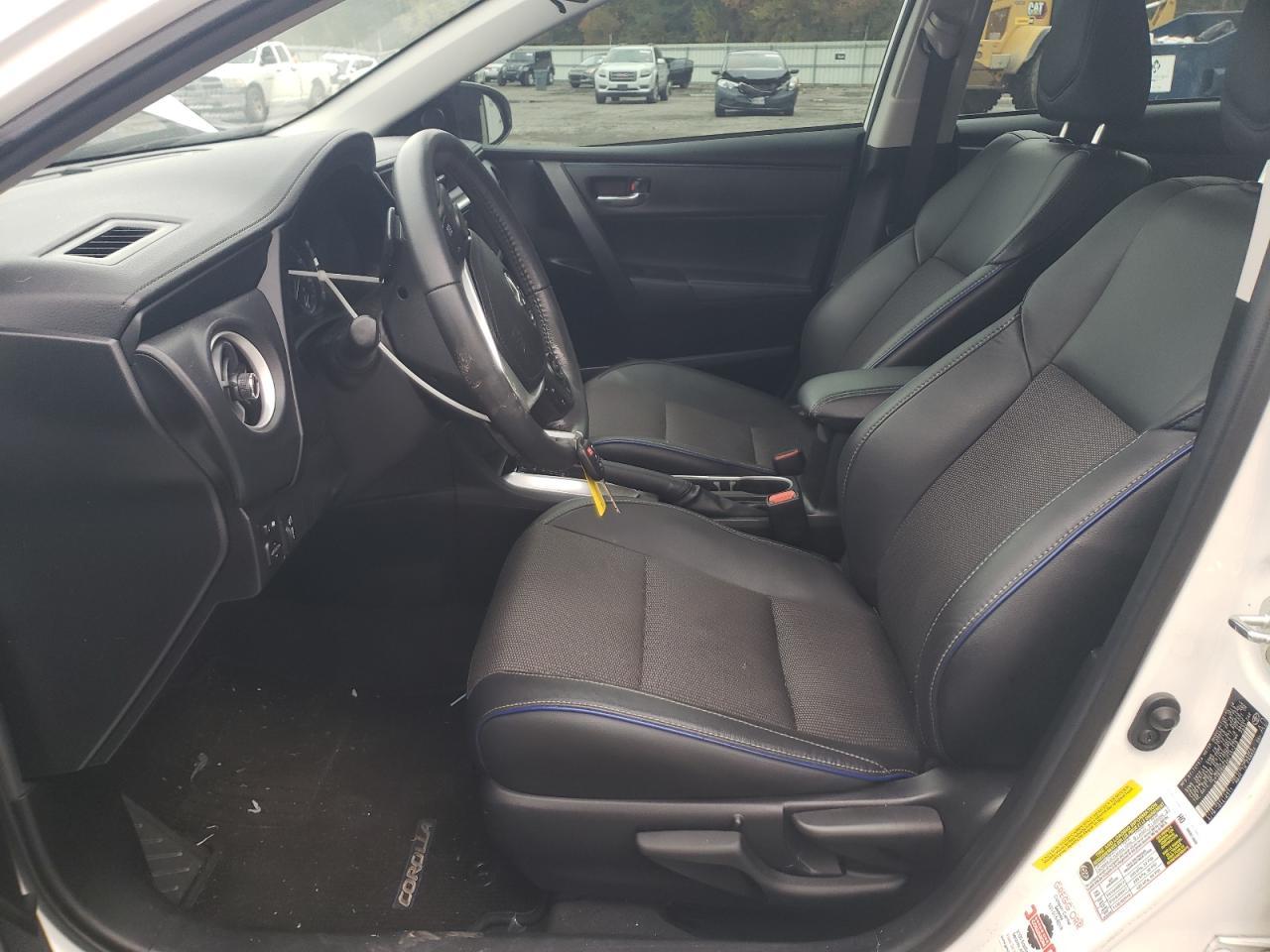 2019 TOYOTA COROLLA L - Фото 7