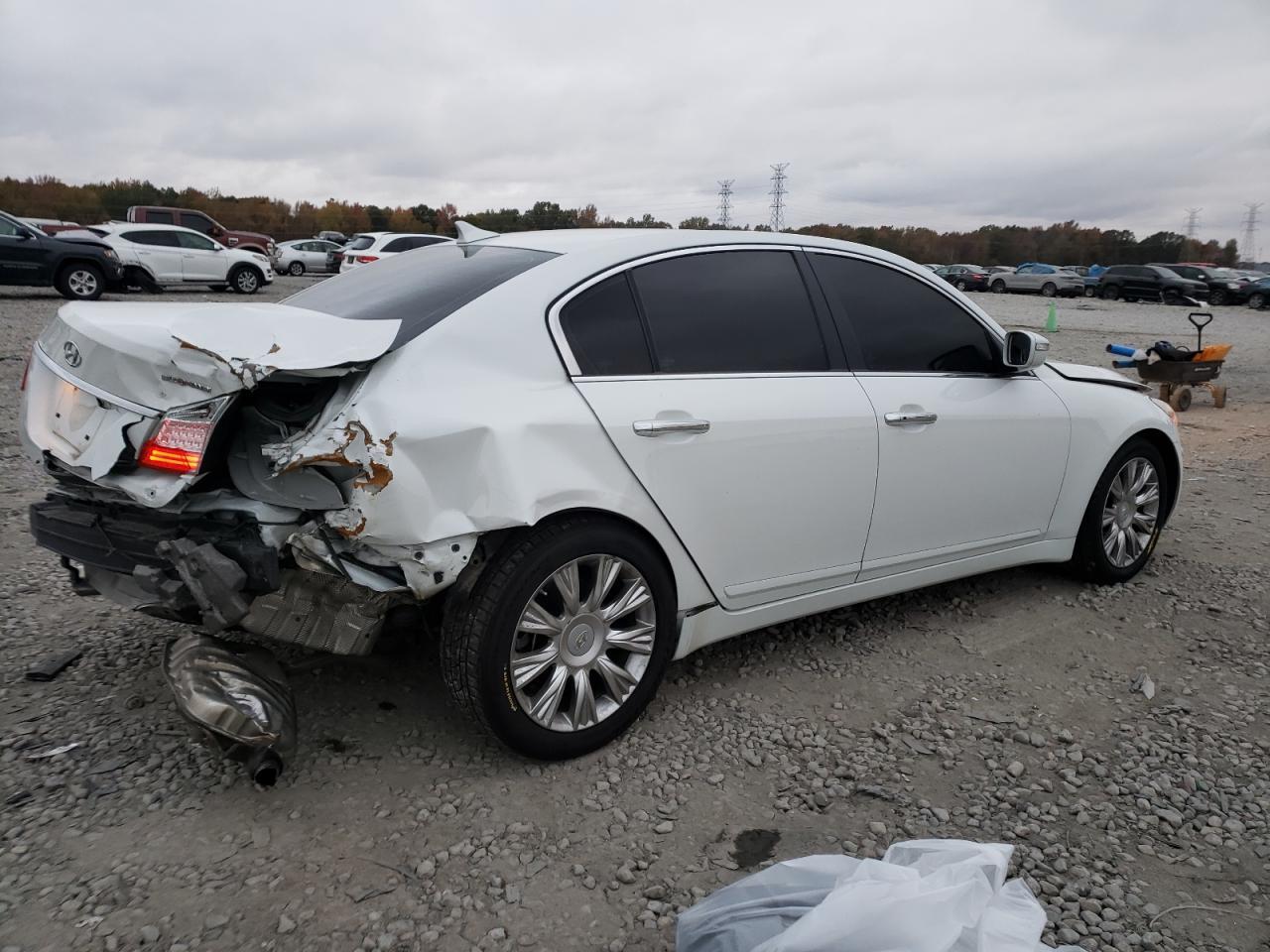 2011 HYUNDAI GENESIS 3. - Фото 3