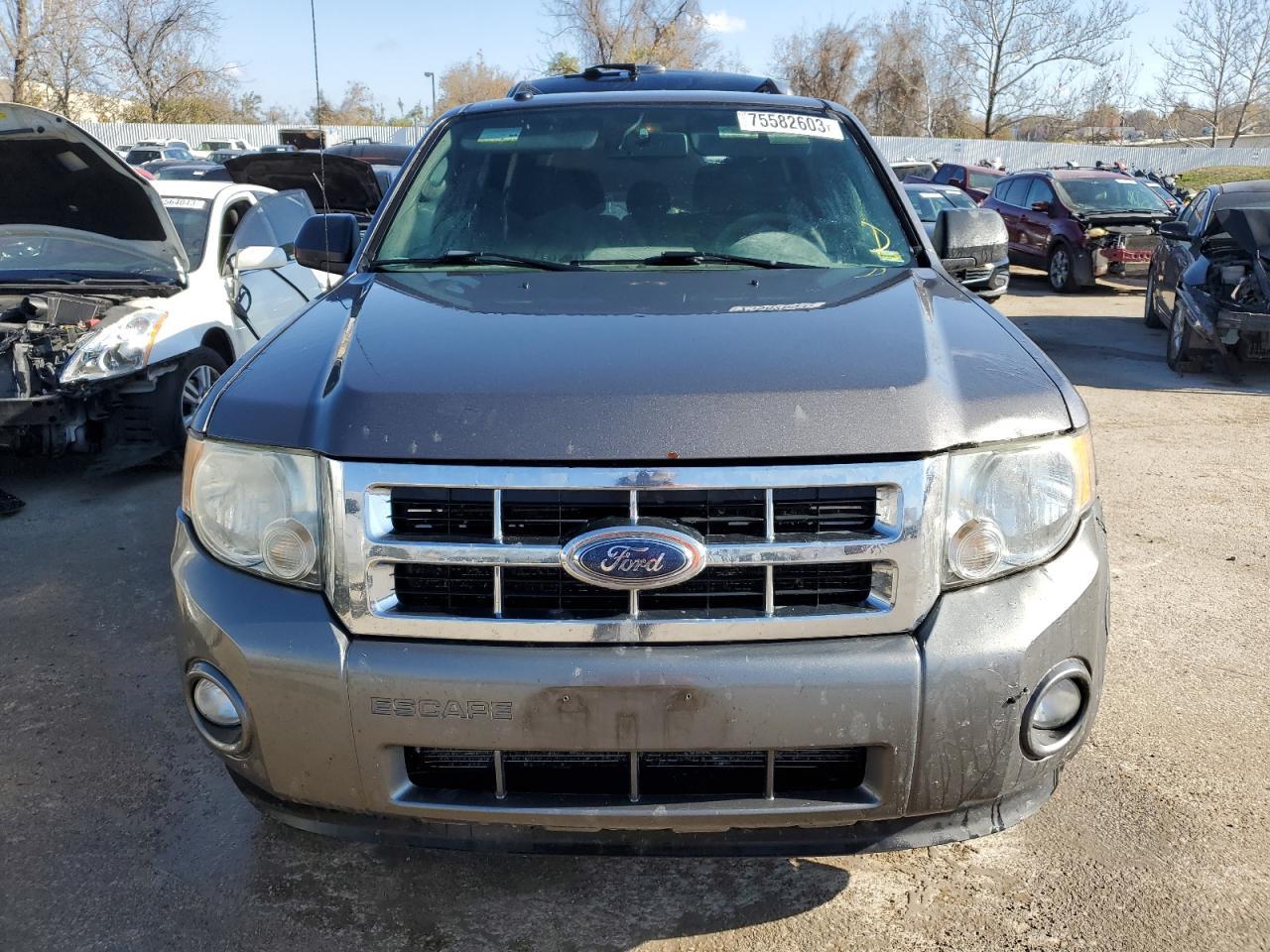 2010 FORD ESCAPE XLT - Image 5