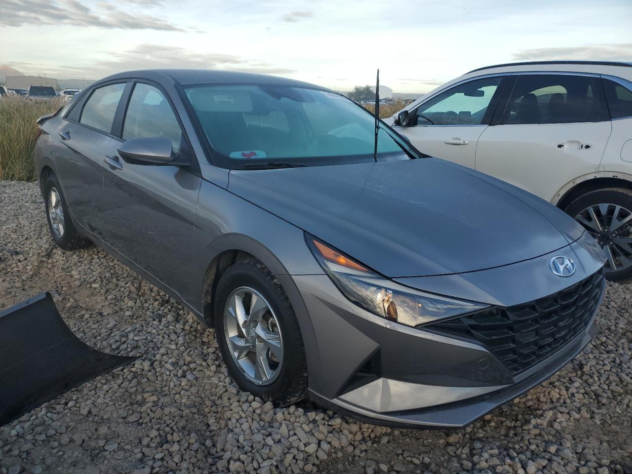 2022 HYUNDAI ELANTRA SE - Фото 4