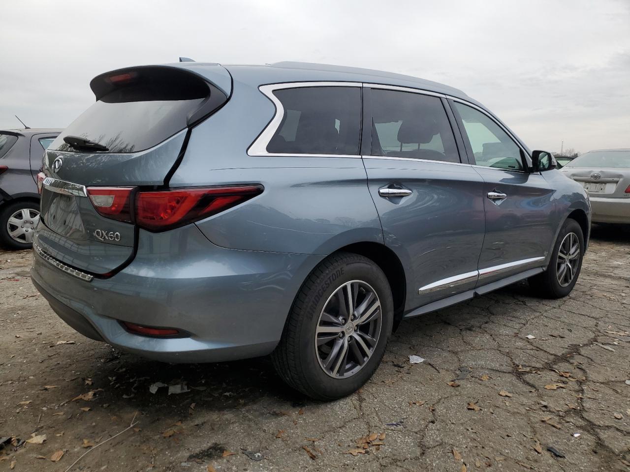 2017 INFINITI QX60 - Image 3