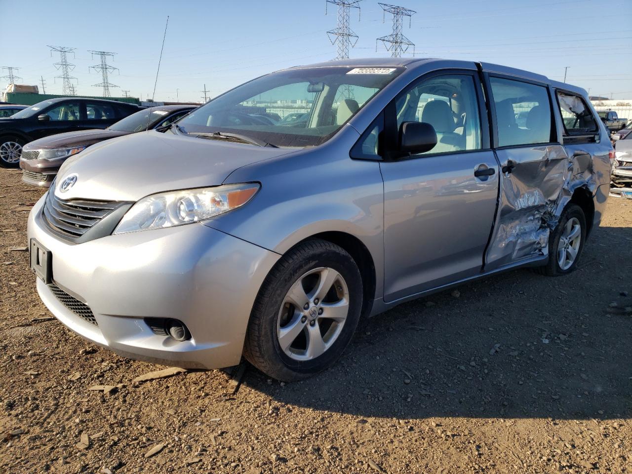 2013 TOYOTA SIENNA car image