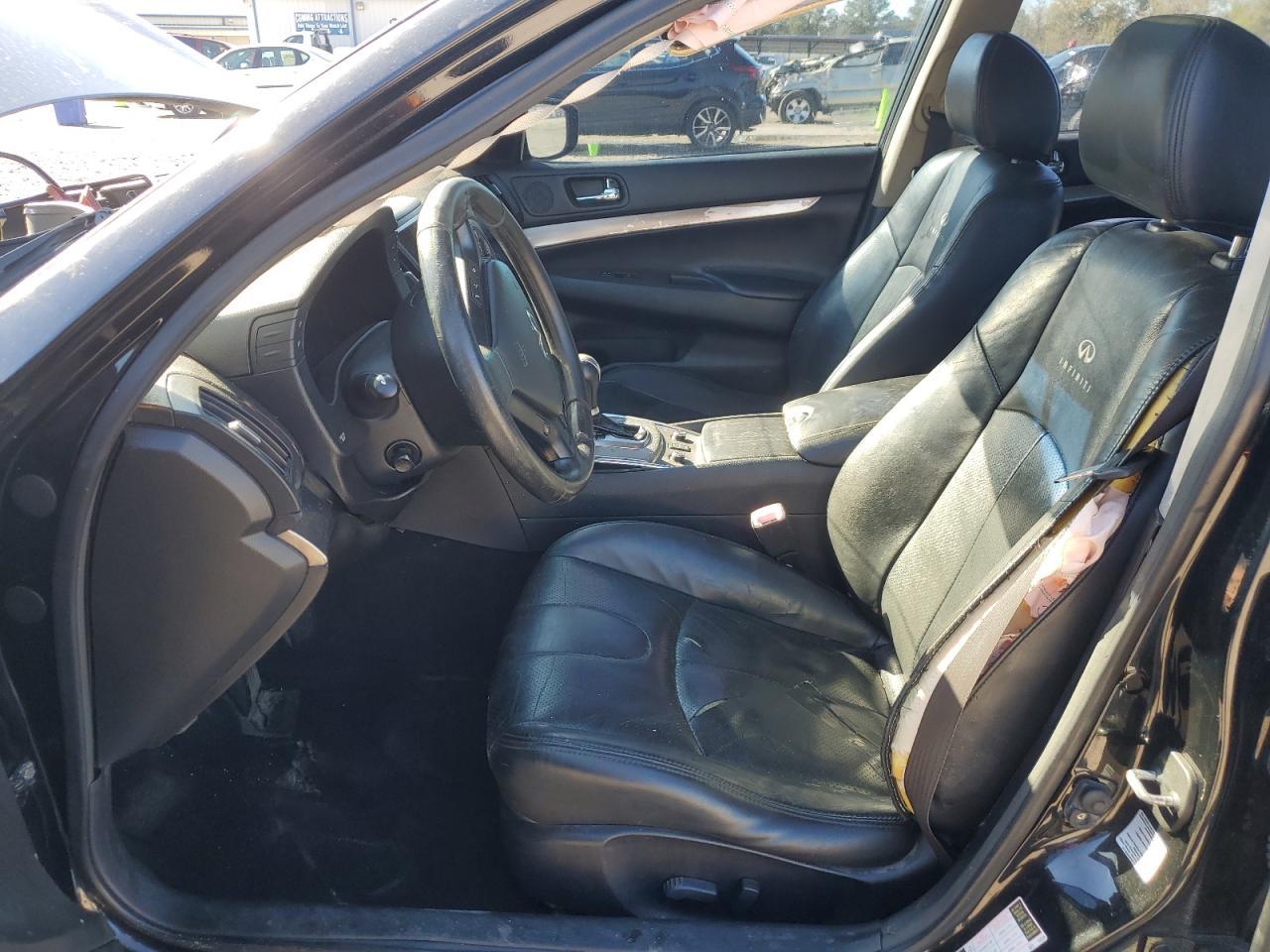 2011 INFINITI G37 - Image 7