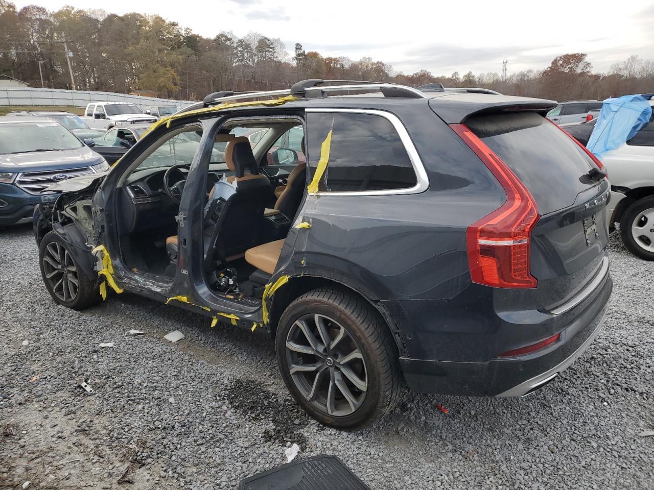 2016 VOLVO XC90 T6 - Image 2