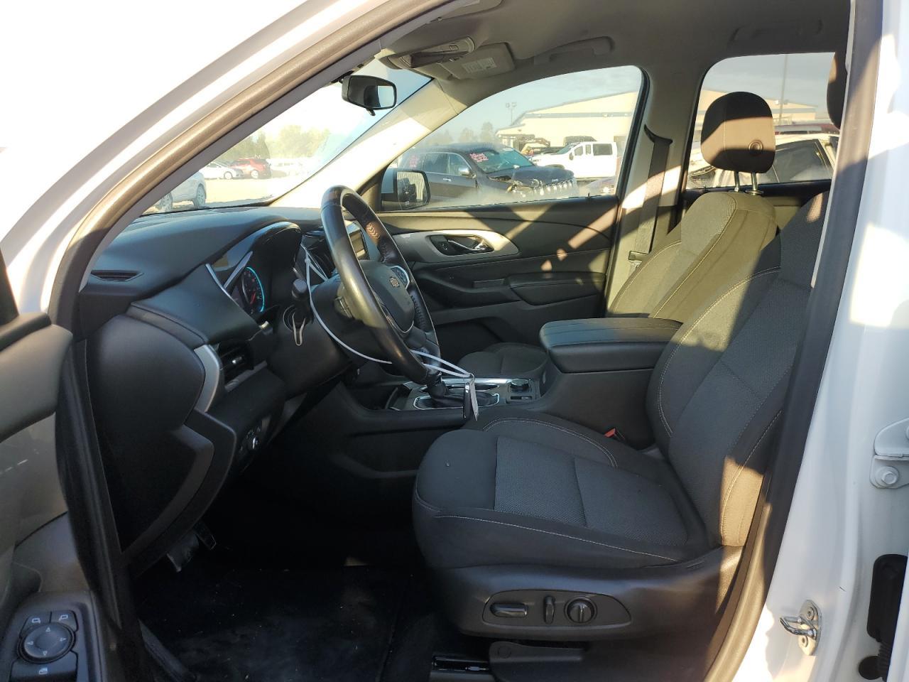2021 CHEVROLET TRAVERSE L - Фото 7