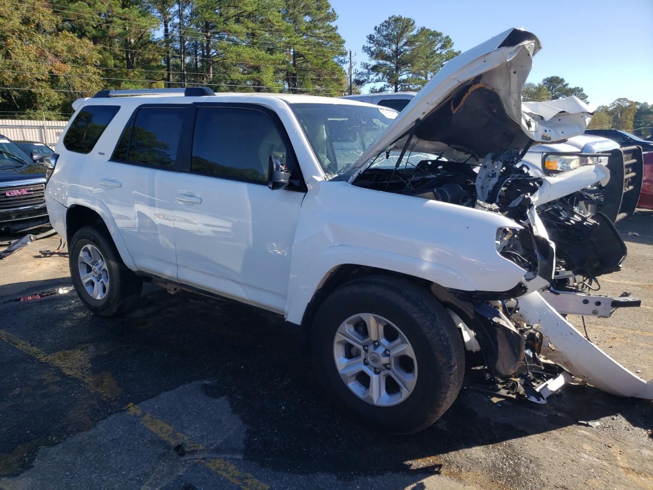 2022 TOYOTA 4RUNNER SR - Image 4