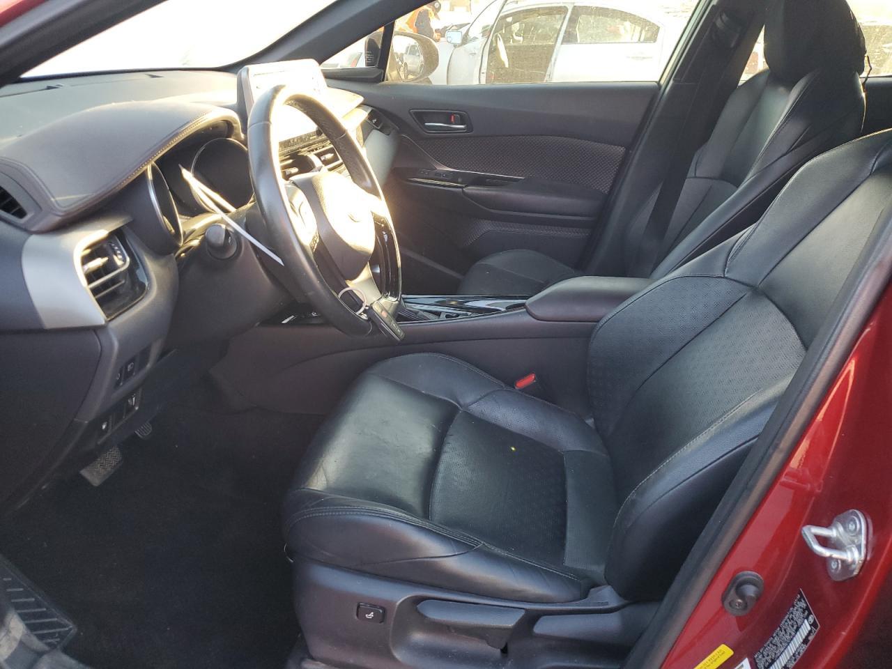 2019 TOYOTA C-HR XLE - Image 7