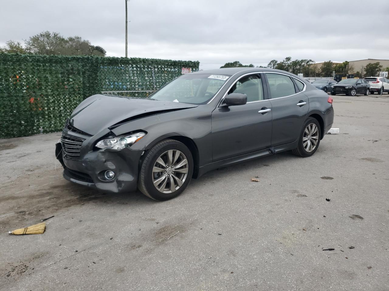 2013 INFINITI M37 car image