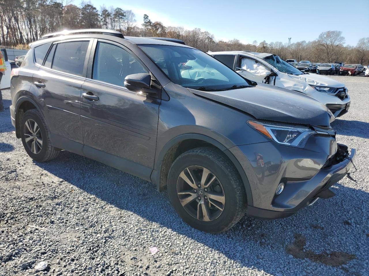 2017 TOYOTA RAV4 XLE - Фото 4