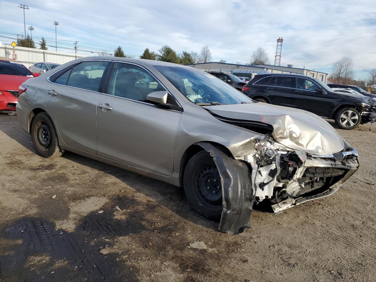 2015 TOYOTA CAMRY LE - Image 4