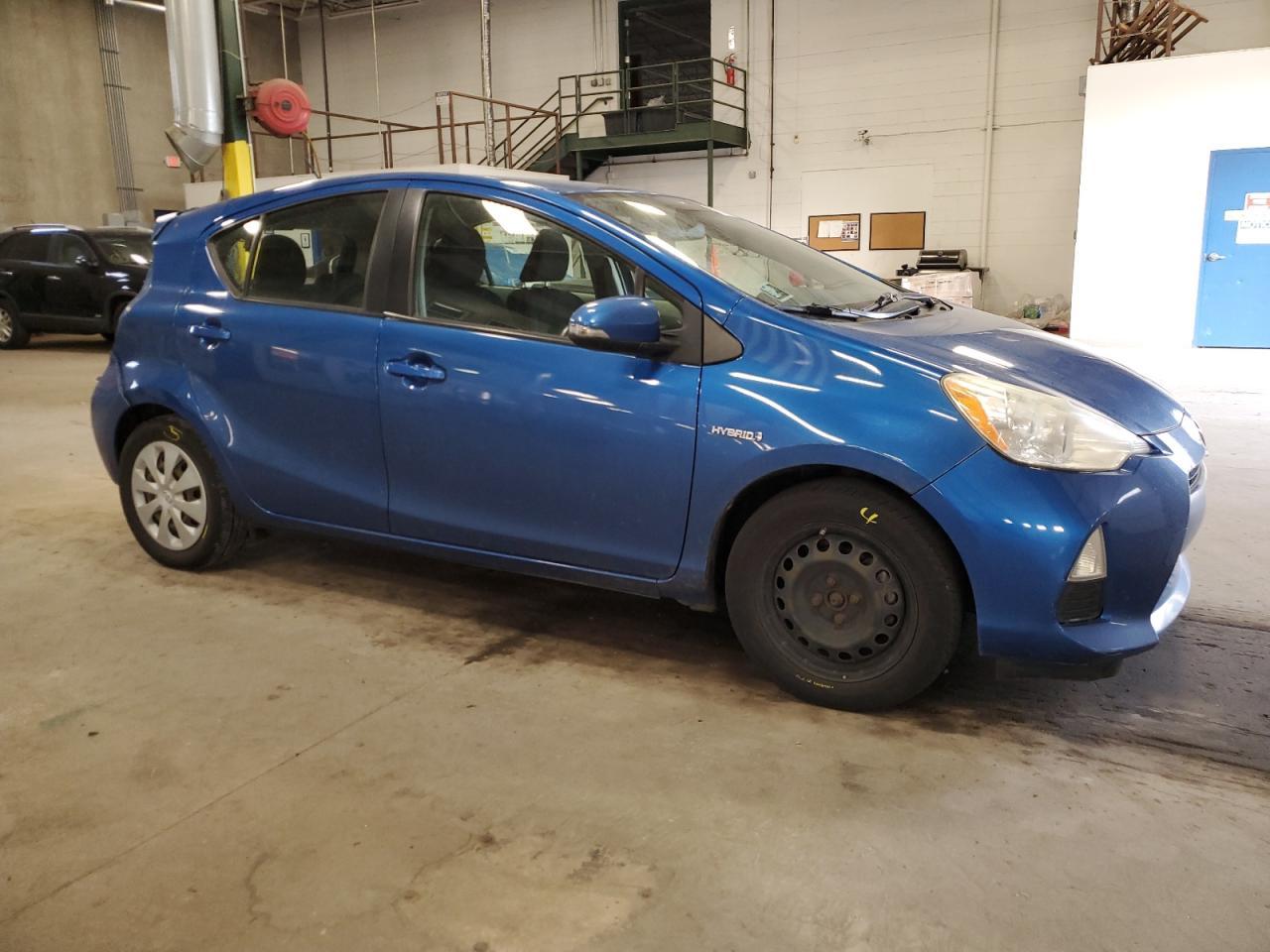 2013 TOYOTA PRIUS C - Image 4