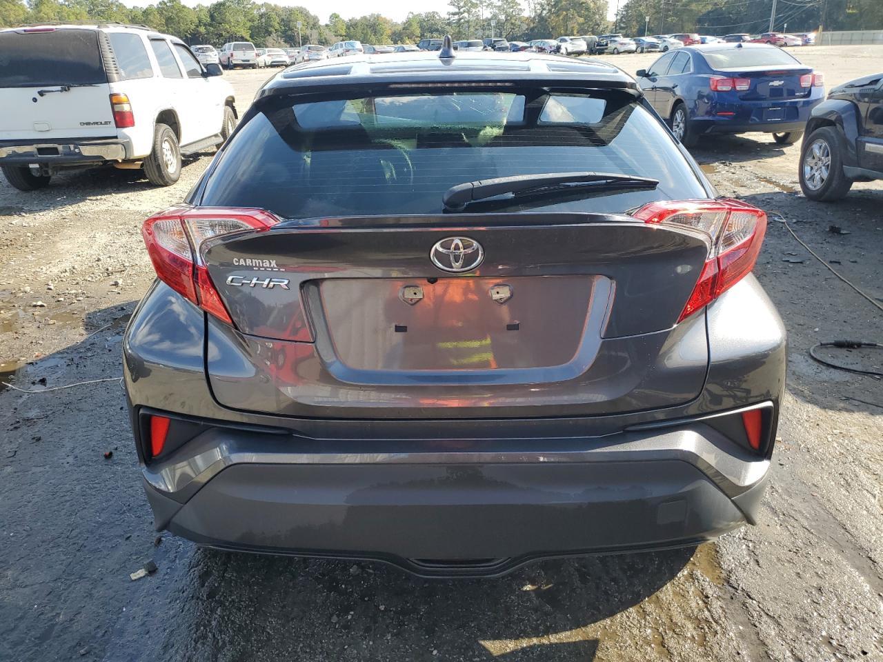 2021 TOYOTA C-HR XLE - Фото 6