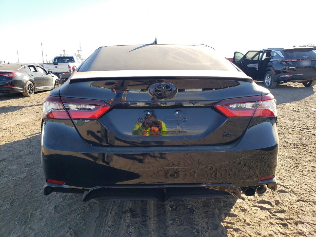 2021 TOYOTA CAMRY SE - Фото 6