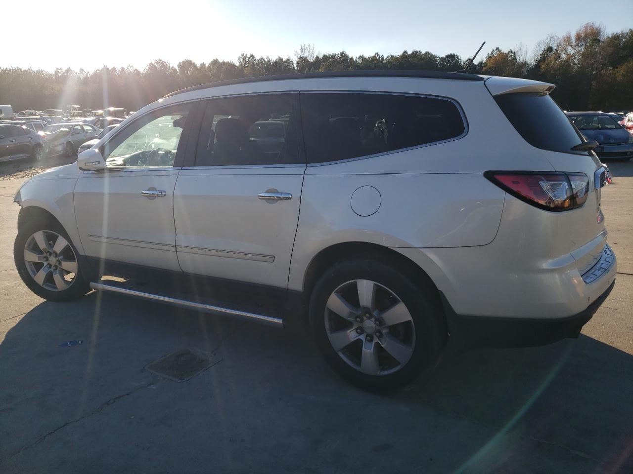 2014 CHEVROLET TRAVERSE L - Image 2