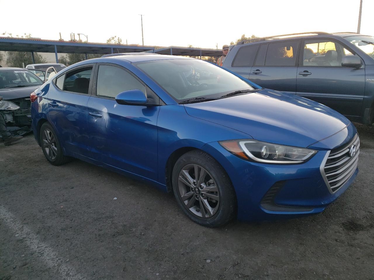 2017 HYUNDAI ELANTRA SE - Image 4