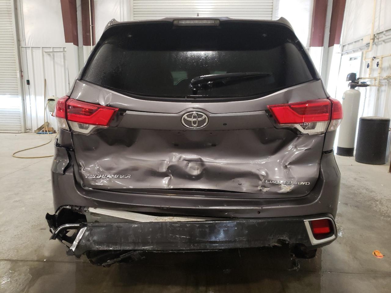 2018 TOYOTA HIGHLANDER - Фото 6