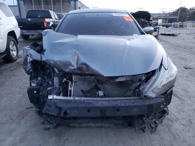 2017 Nissan Altima 2.5 - Image 5