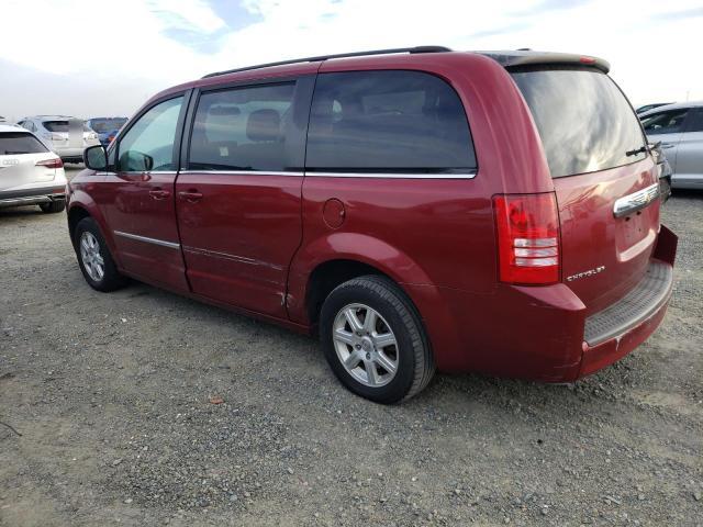 2010 Chrysler Town & Country Touring - Фото 2