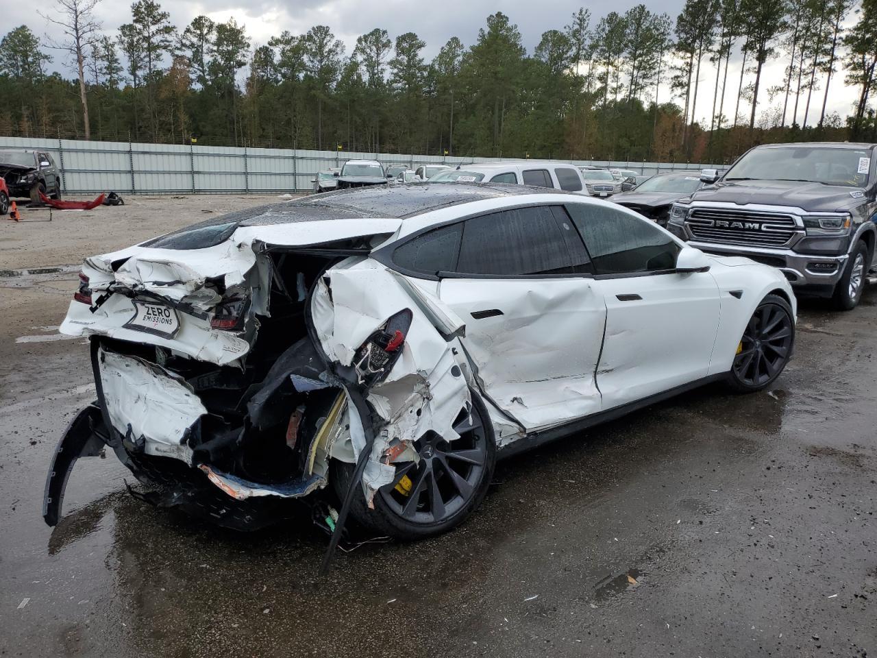 2015 TESLA MODEL S P8 - Image 3