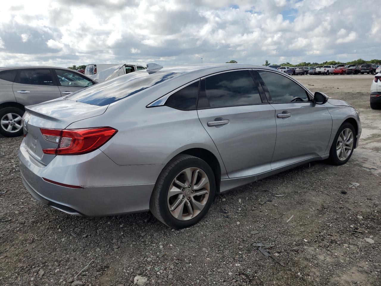 2018 HONDA ACCORD LX - Image 3