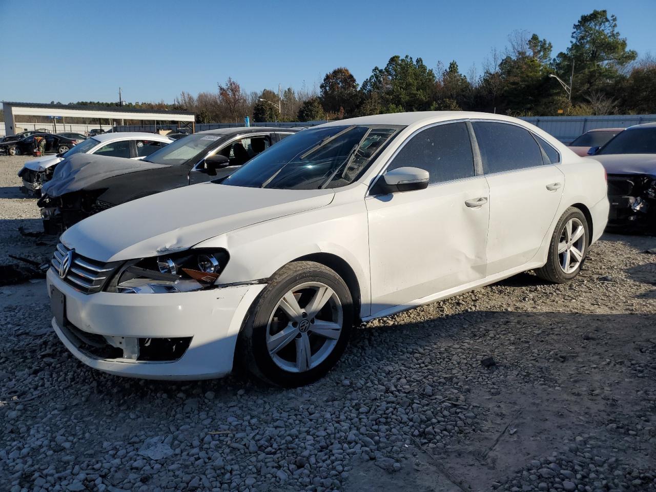 2013 VOLKSWAGEN PASSAT SE