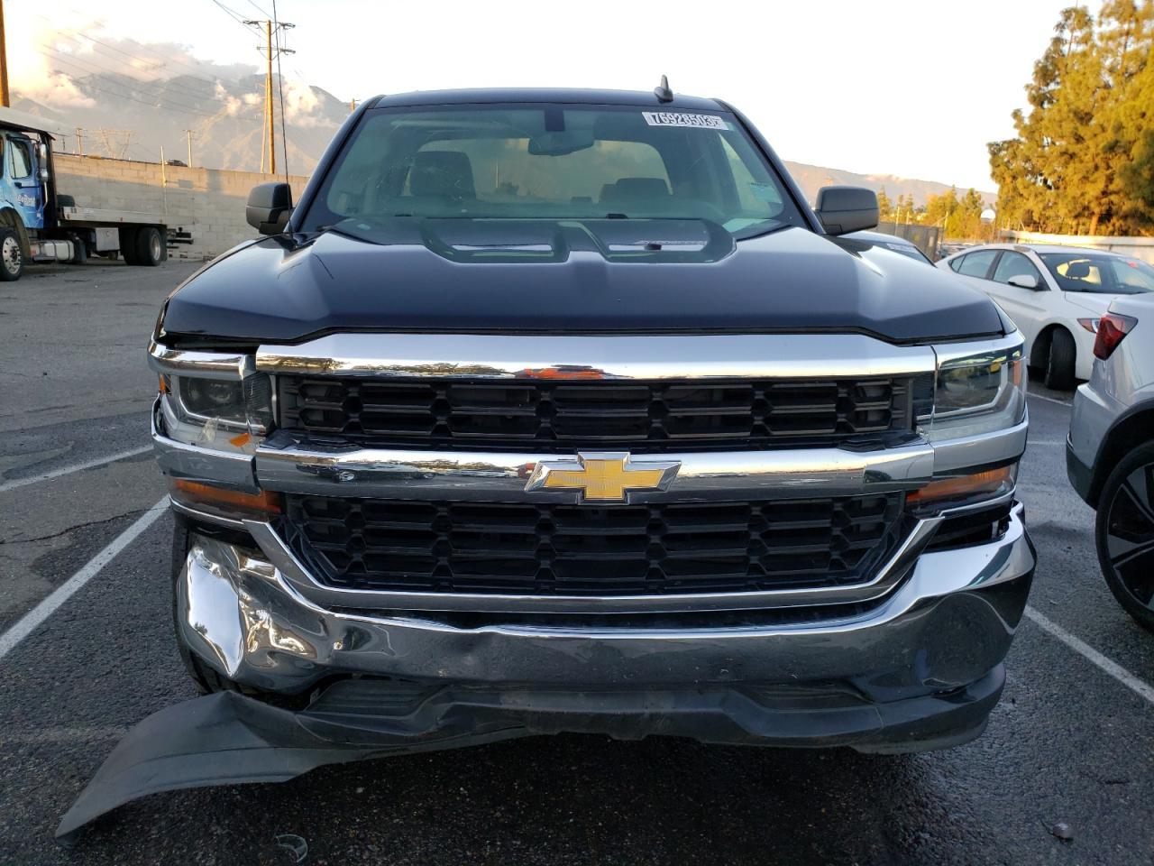 2018 CHEVROLET SILVERADO - Image 5