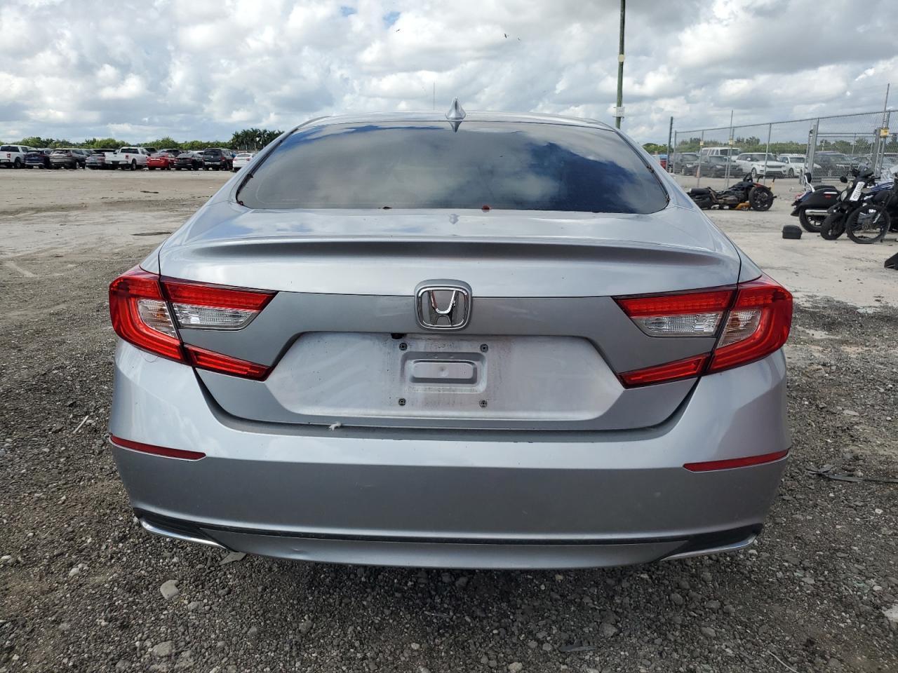 2018 HONDA ACCORD LX - Image 6