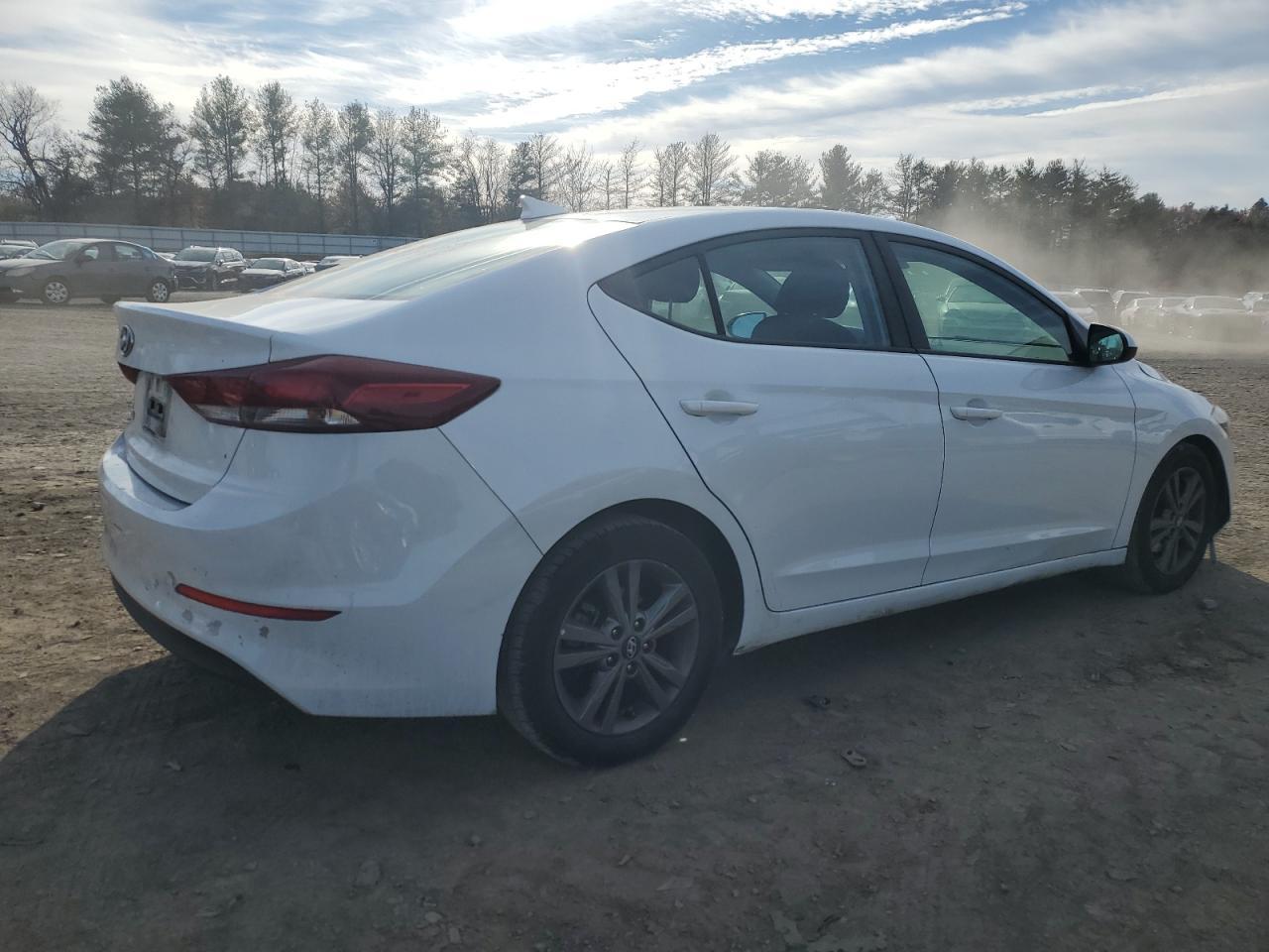 2018 HYUNDAI ELANTRA SE - Фото 3