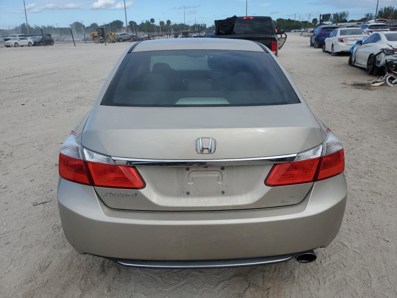 2014 HONDA ACCORD LX - Image 6