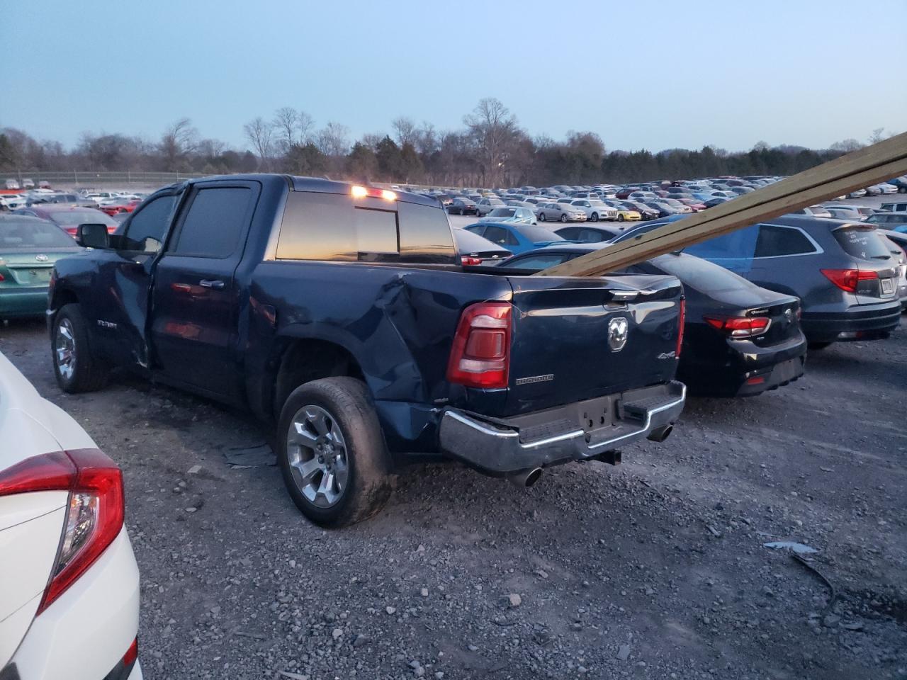 2019 RAM 1500 BIG H - Фото 2