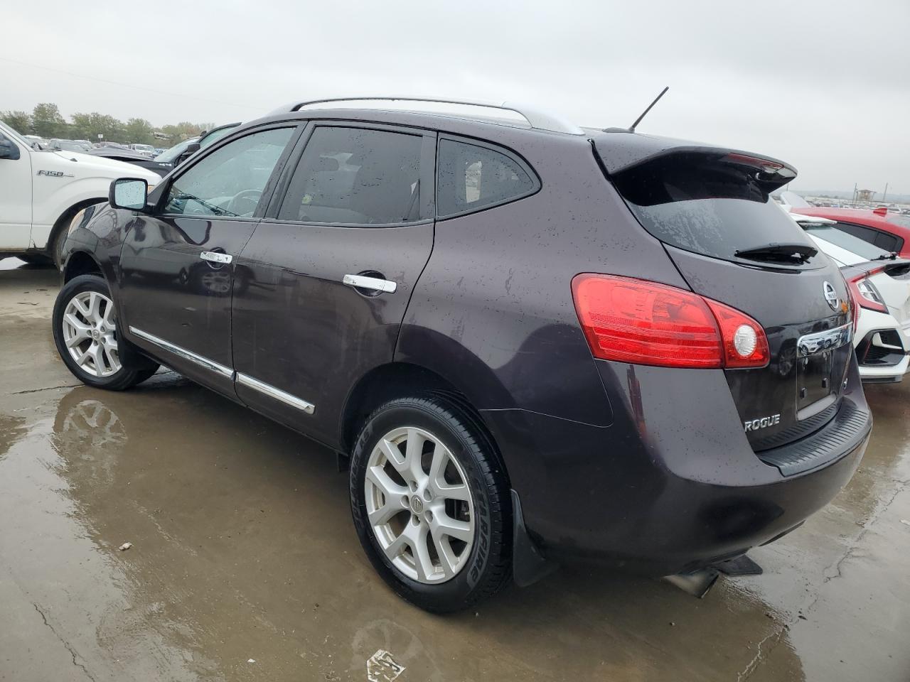 2013 NISSAN ROGUE S - Image 2