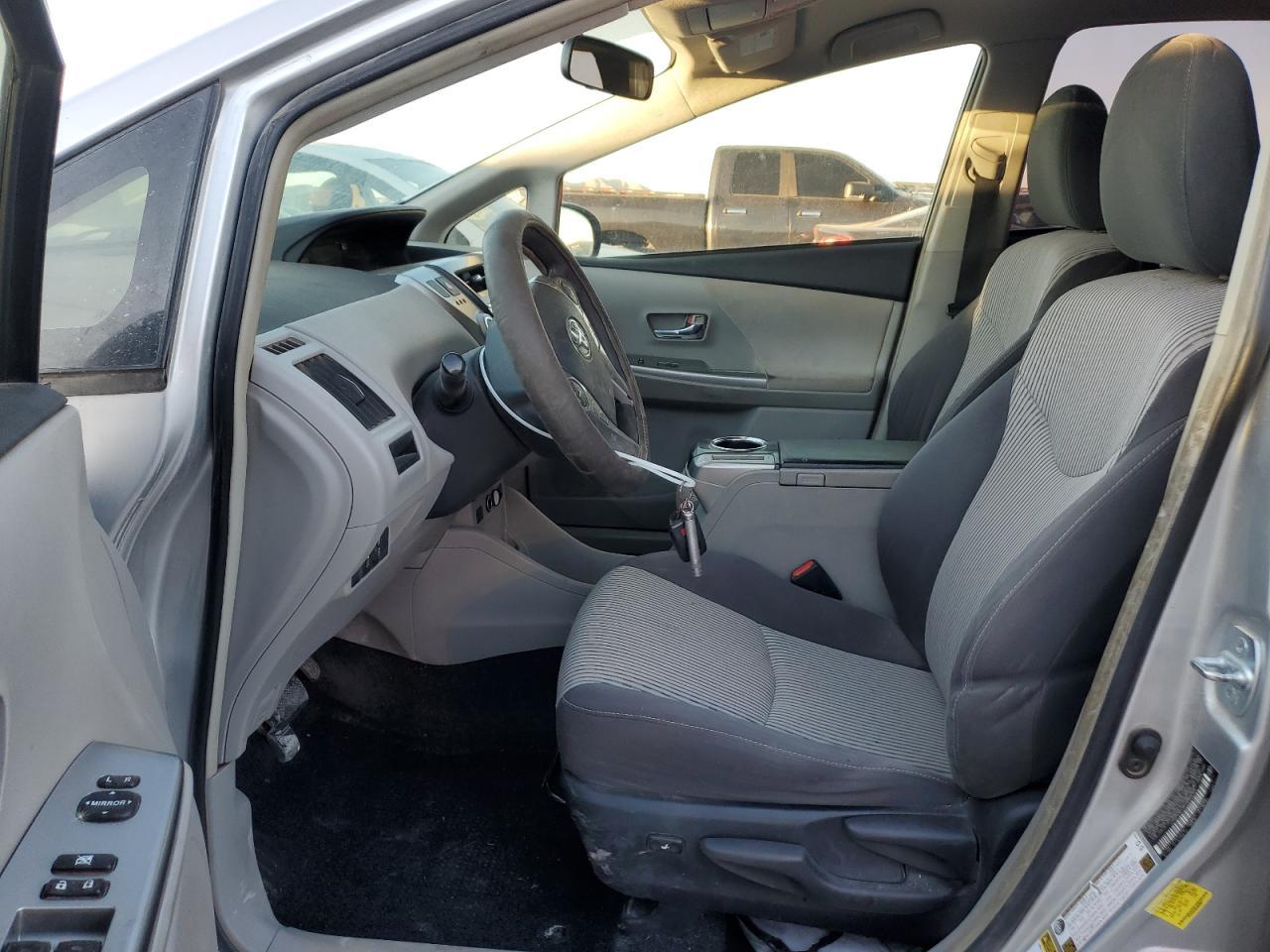 2017 TOYOTA PRIUS V - Фото 7