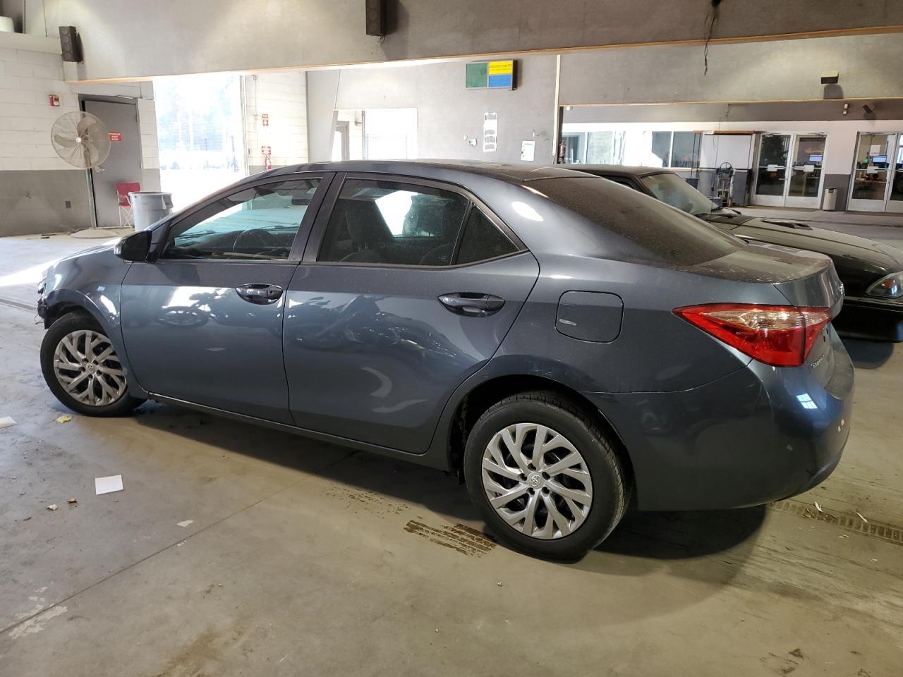 2019 TOYOTA COROLLA L - Фото 2